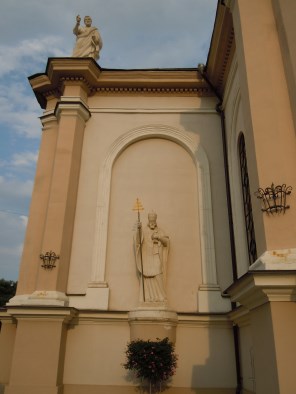 교황 성 마르티노 1세_photo by Yuriy Kvach_on the facade of the Catholic Cathedral of the Assumption in Odessa_Ukraine.JPG